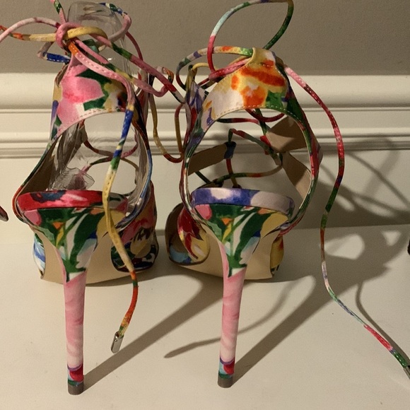 New! Steve Madden Floral Strappy Sandalia Size 8 - Picture 7 of 9